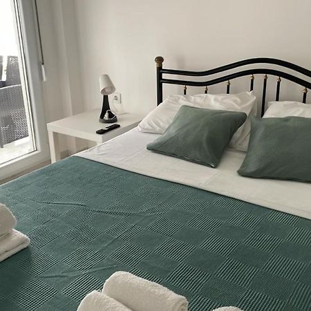 Sunny Peraia Apartment Екстер'єр фото